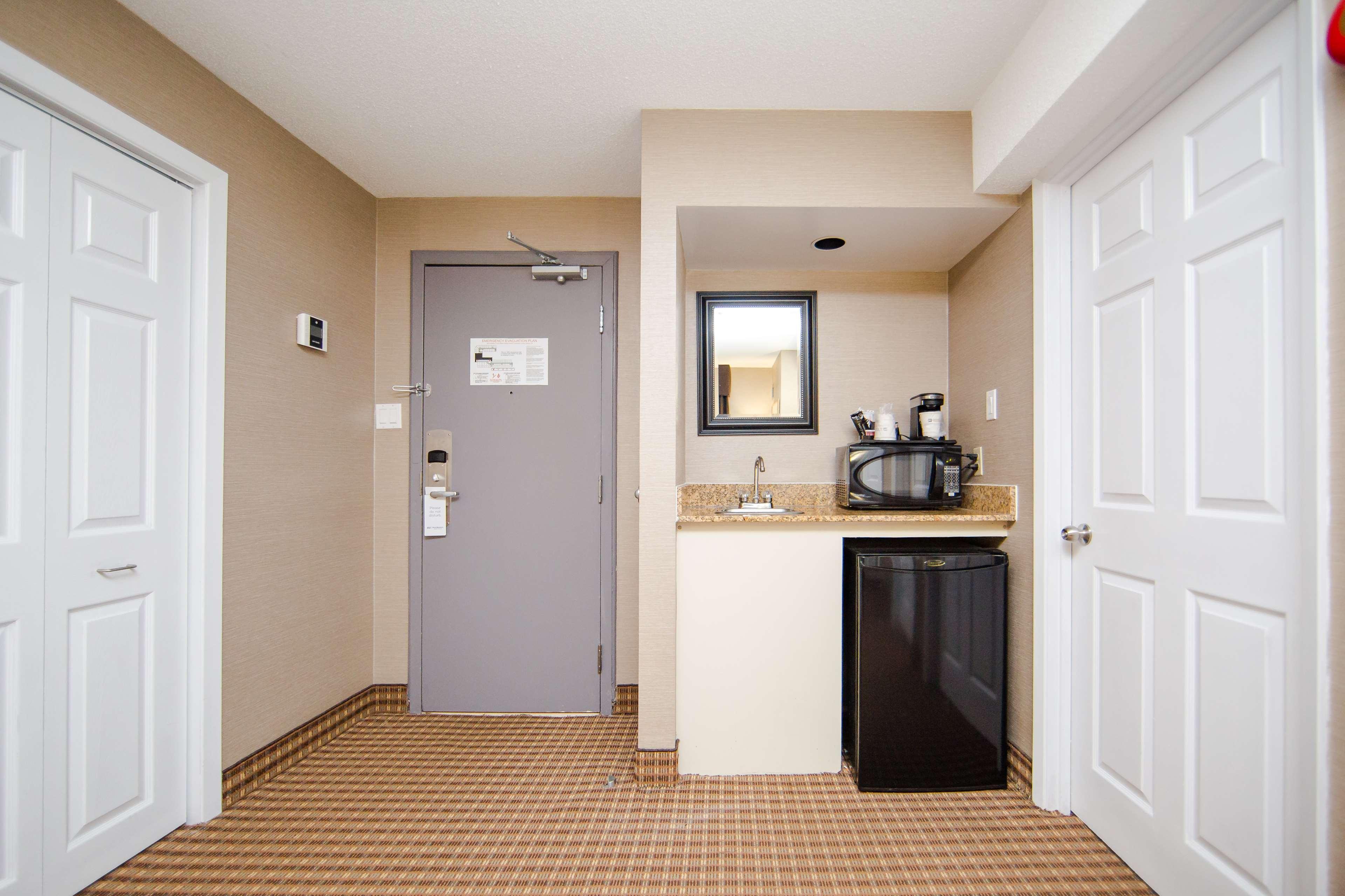 Best Western Plus Ottawa Kanata Hotel And Conference Centre Exterior foto