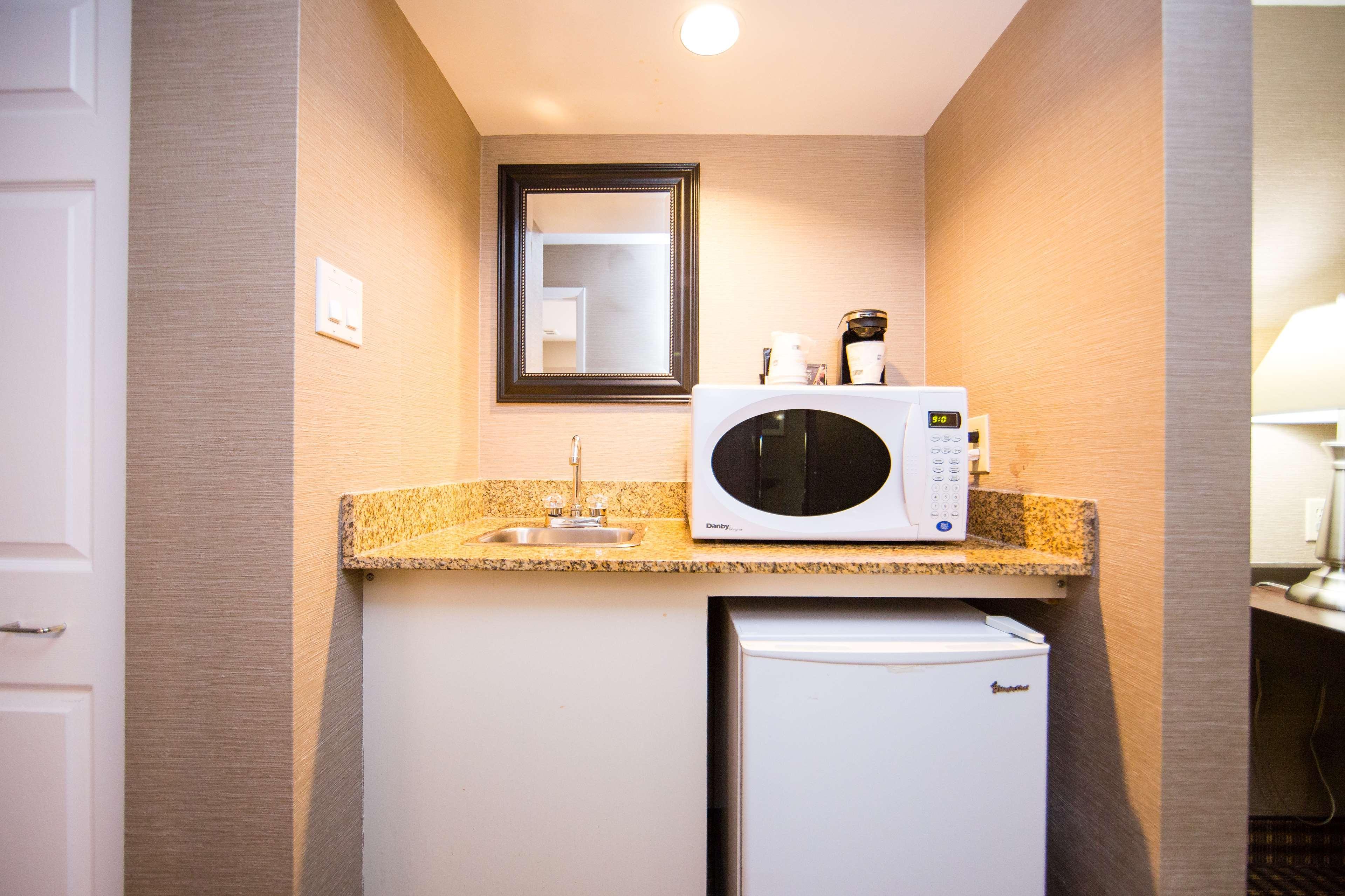 Best Western Plus Ottawa Kanata Hotel And Conference Centre Exterior foto