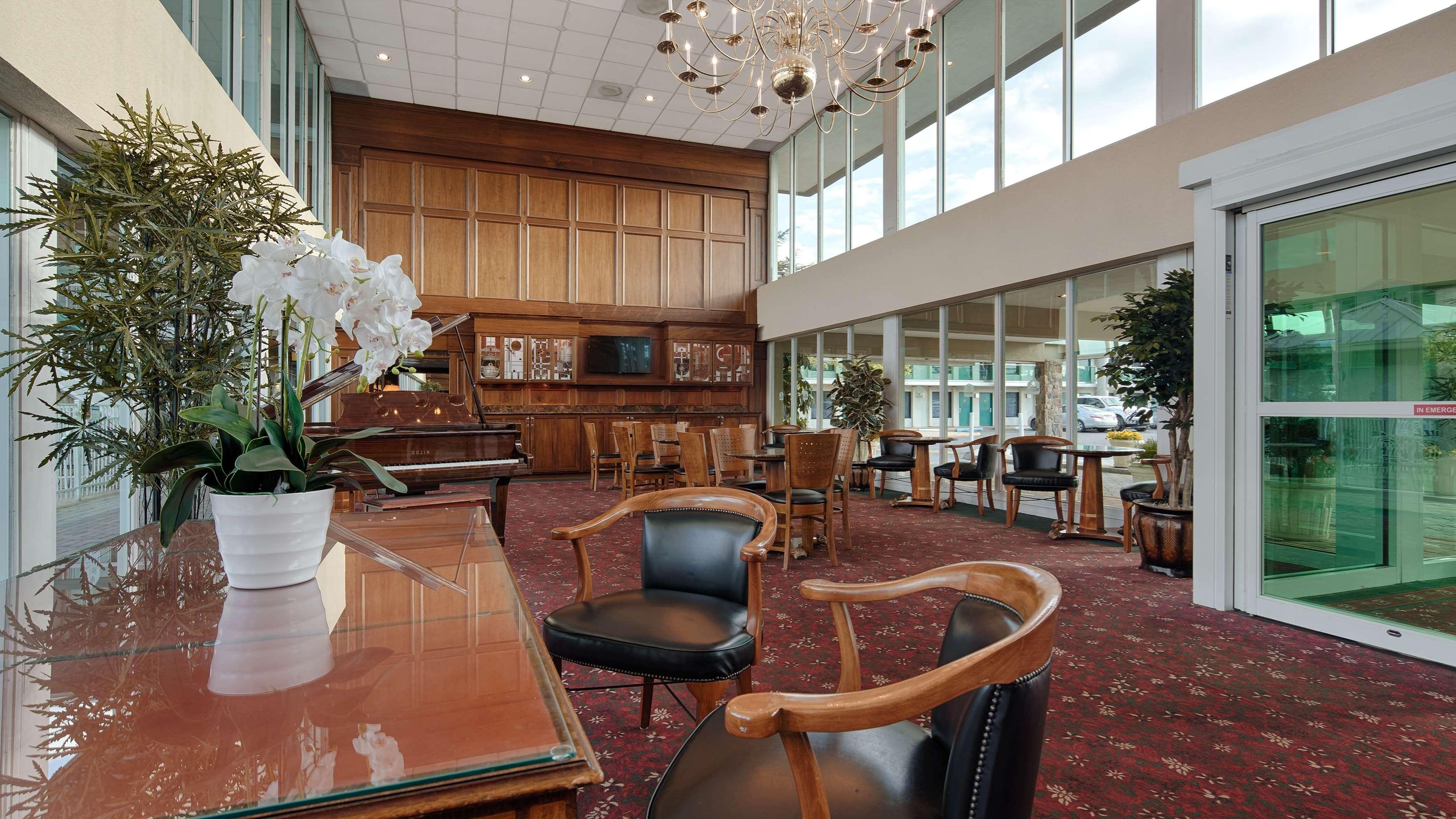 Best Western Plus Ottawa Kanata Hotel And Conference Centre Exterior foto
